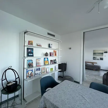 Promenade Des Anglais, 7e Etage, Vue Degagee Sur La Mer Appartamento