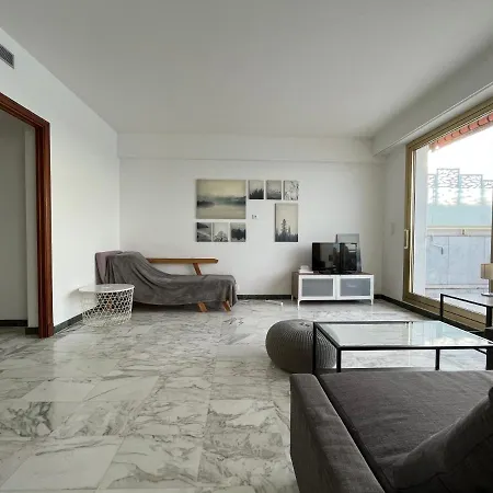 Promenade Des Anglais, 7e Etage, Vue Degagee Sur La Mer Appartamento *